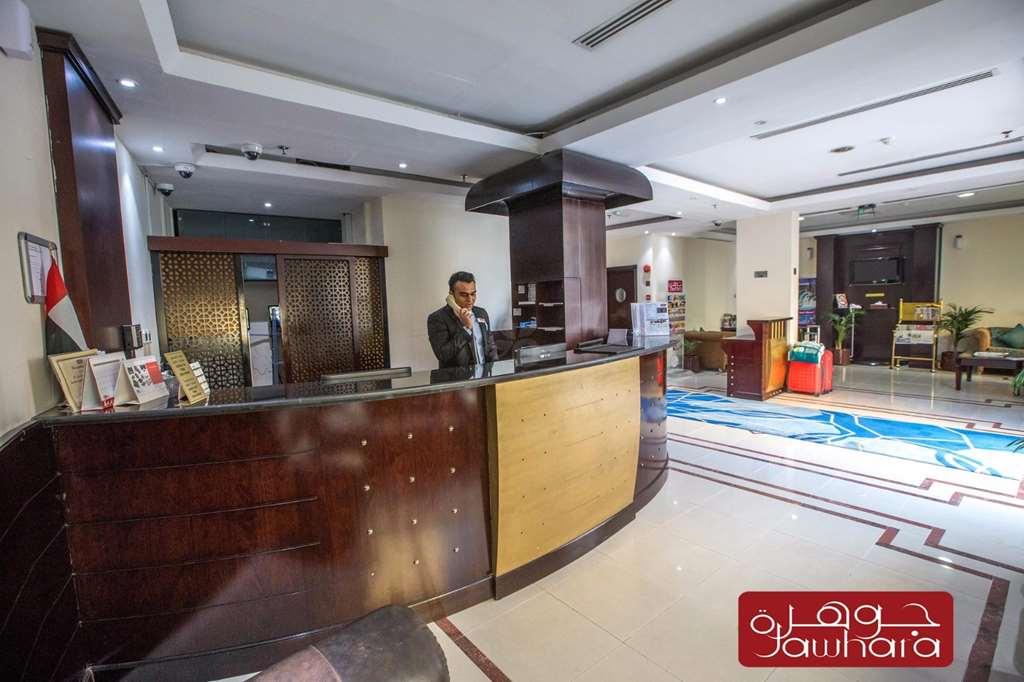 דובאי Al Jawhara Metro Hotel מראה פנימי תמונה