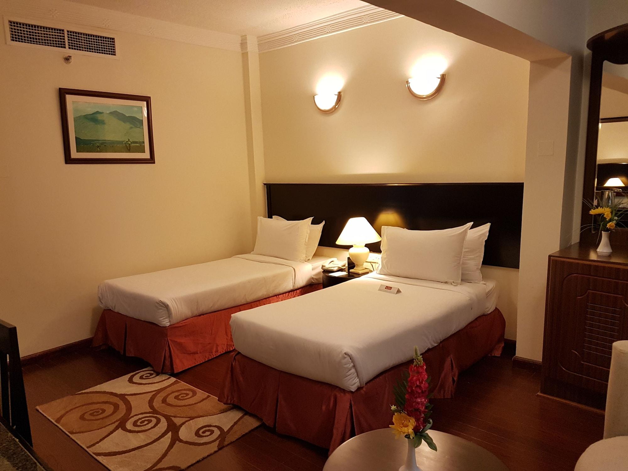 דובאי Al Jawhara Metro Hotel מראה חיצוני תמונה