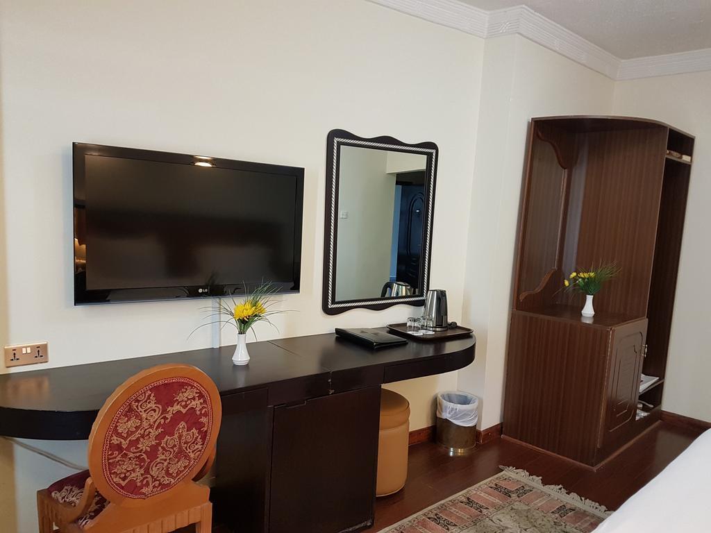 דובאי Al Jawhara Metro Hotel מראה חיצוני תמונה
