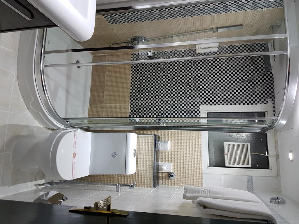 דובאי Al Jawhara Metro Hotel מראה חיצוני תמונה