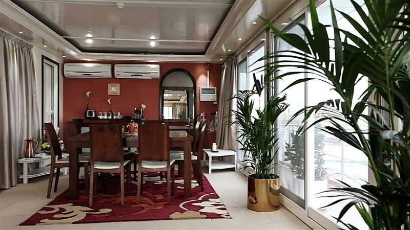 דובאי Al Jawhara Metro Hotel מראה חיצוני תמונה