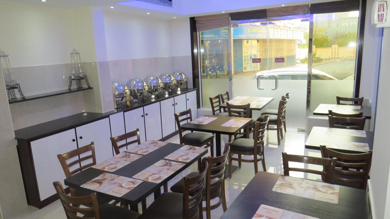 דובאי Al Jawhara Metro Hotel מראה חיצוני תמונה